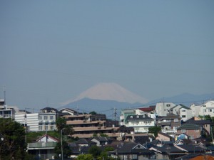 横浜市鶴見区から見た富士山　2013年4月27日