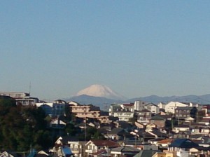 横浜市鶴見区から見た富士山20131122