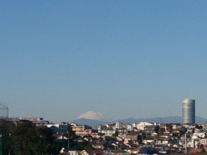 横浜市鶴見区から見た富士山の様子20131120