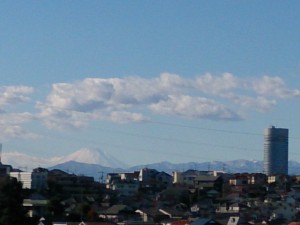 横浜市鶴見区から見た富士山20131222
