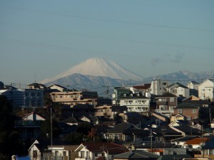 横浜市鶴見区から見た富士山