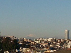 横浜市鶴見区から見た富士山20140128